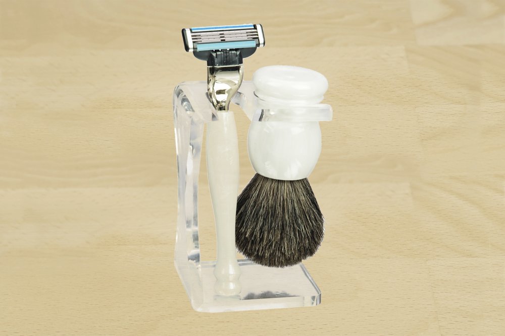 Rasier - Set, Kunstoff weiß, Rasierpinsel Rein Dachs , Rasierer Mach 3 - Rasori Razors