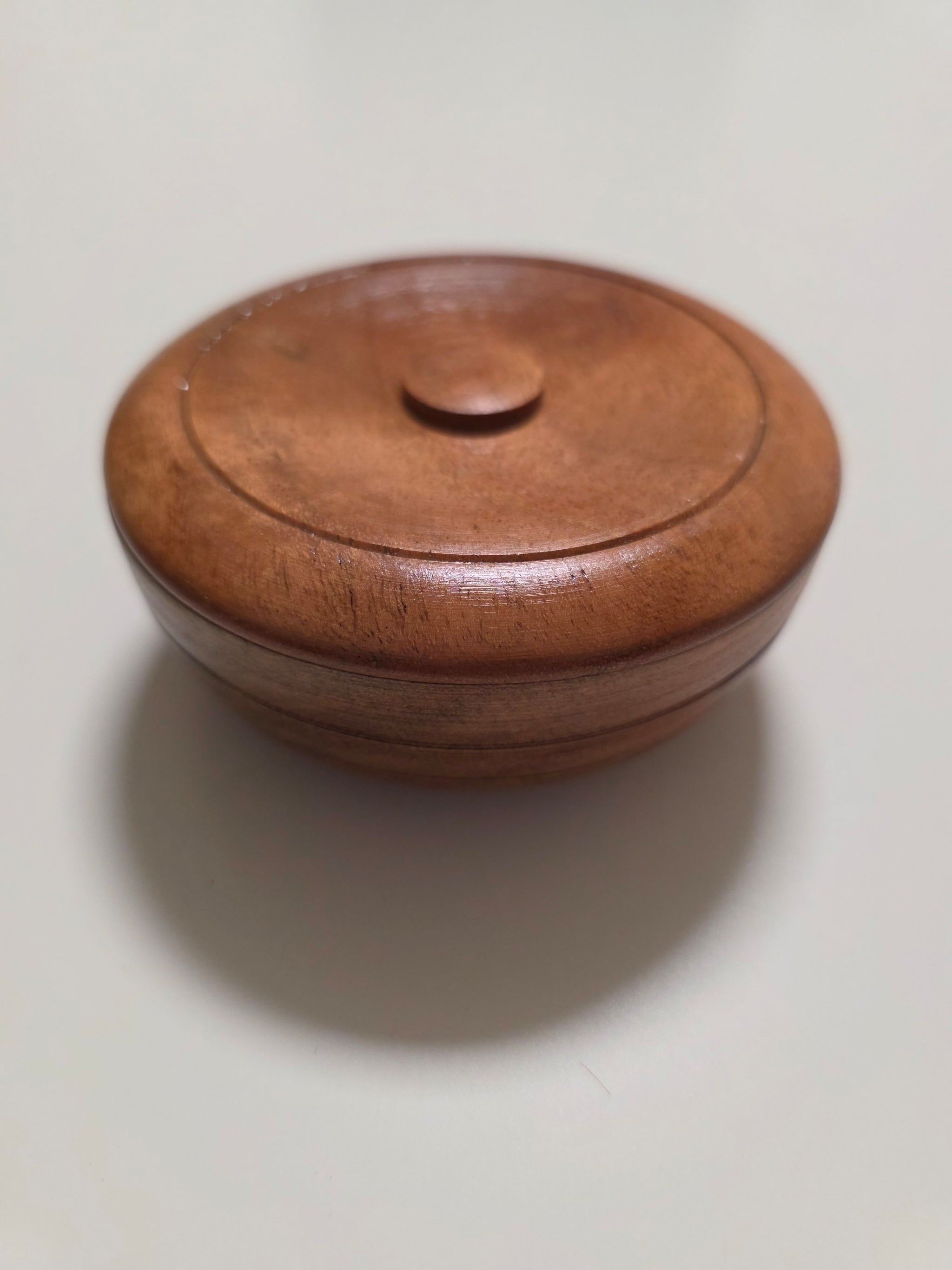 Taylor of Old Bond Street Rasierseife Sandalwood 100g in Holzschale - Rasori Razors